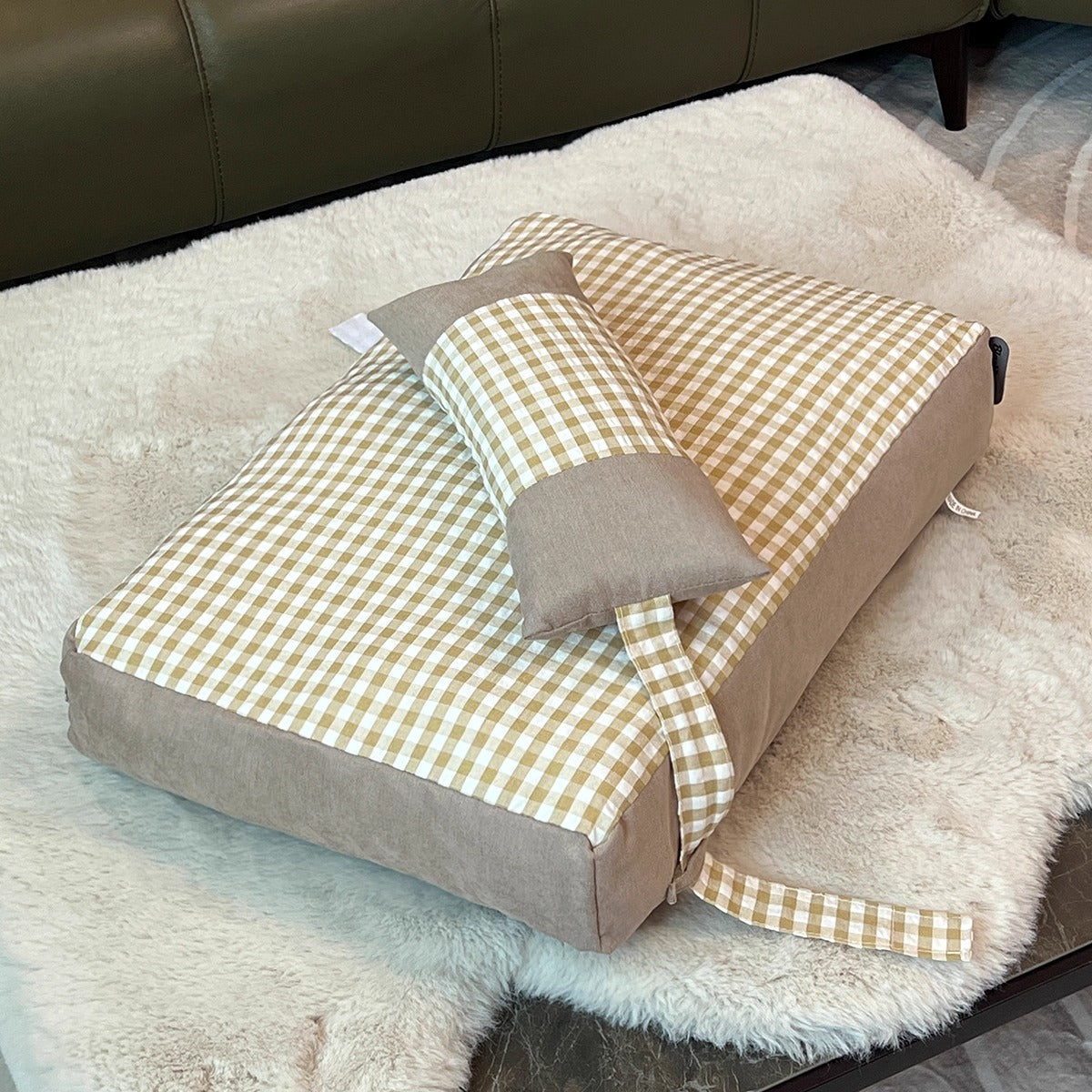 Nestuff-Dachshund-Plaid-Mattress.jpg