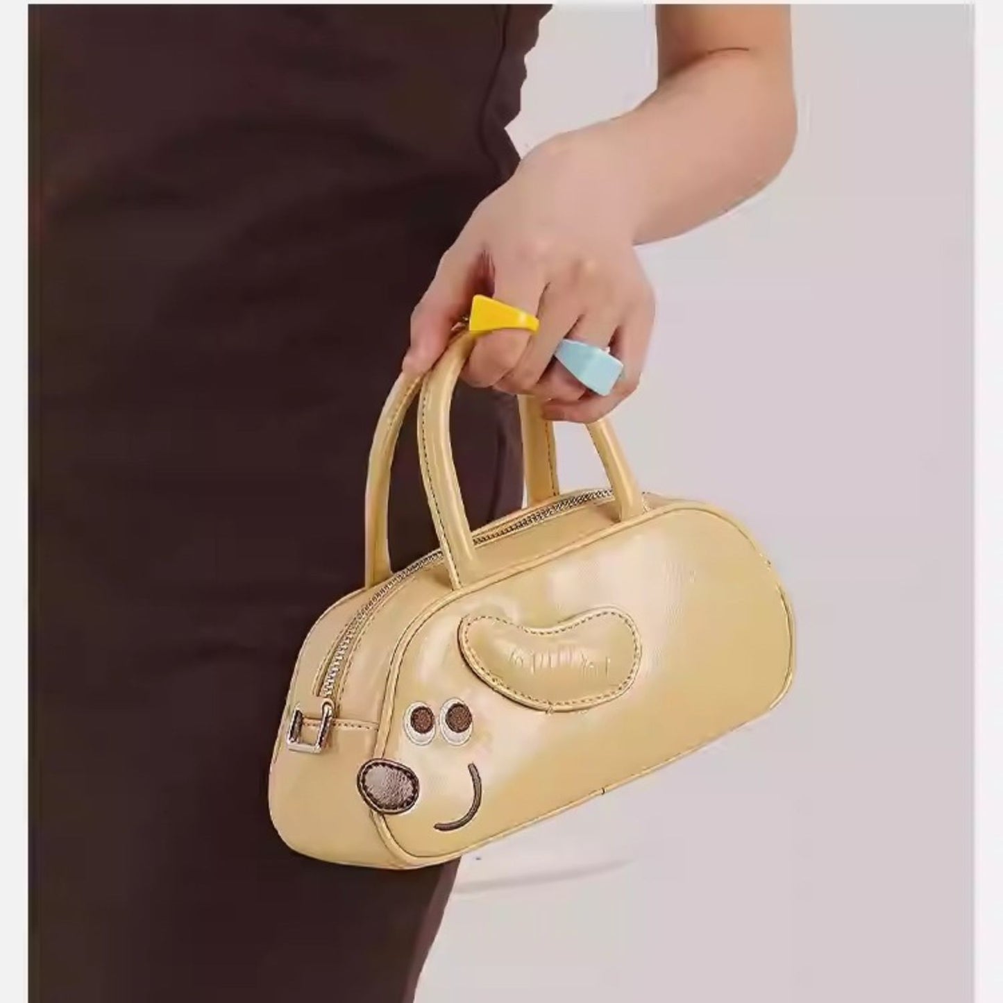 PupPurse-Novelty-Dachshund-Shaped-Bag