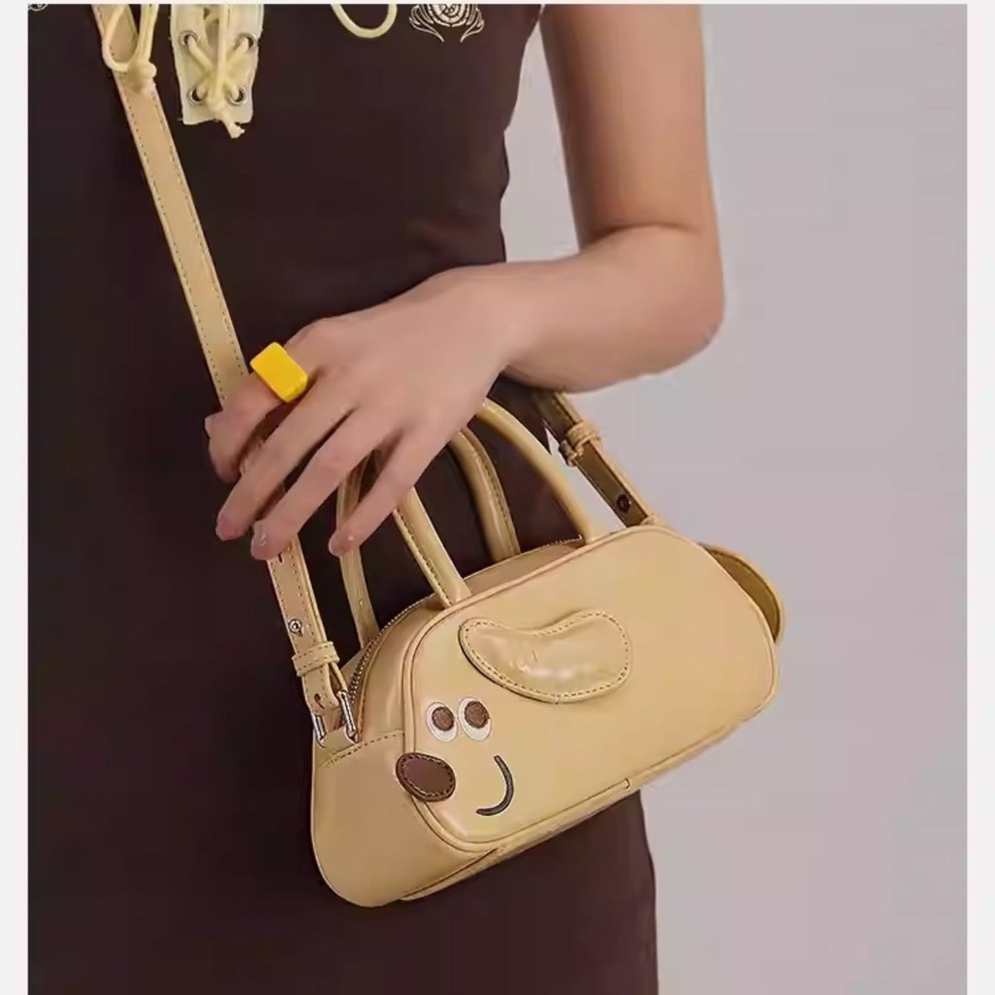 PupPurse-Novelty-Dachshund-Shaped-Bag