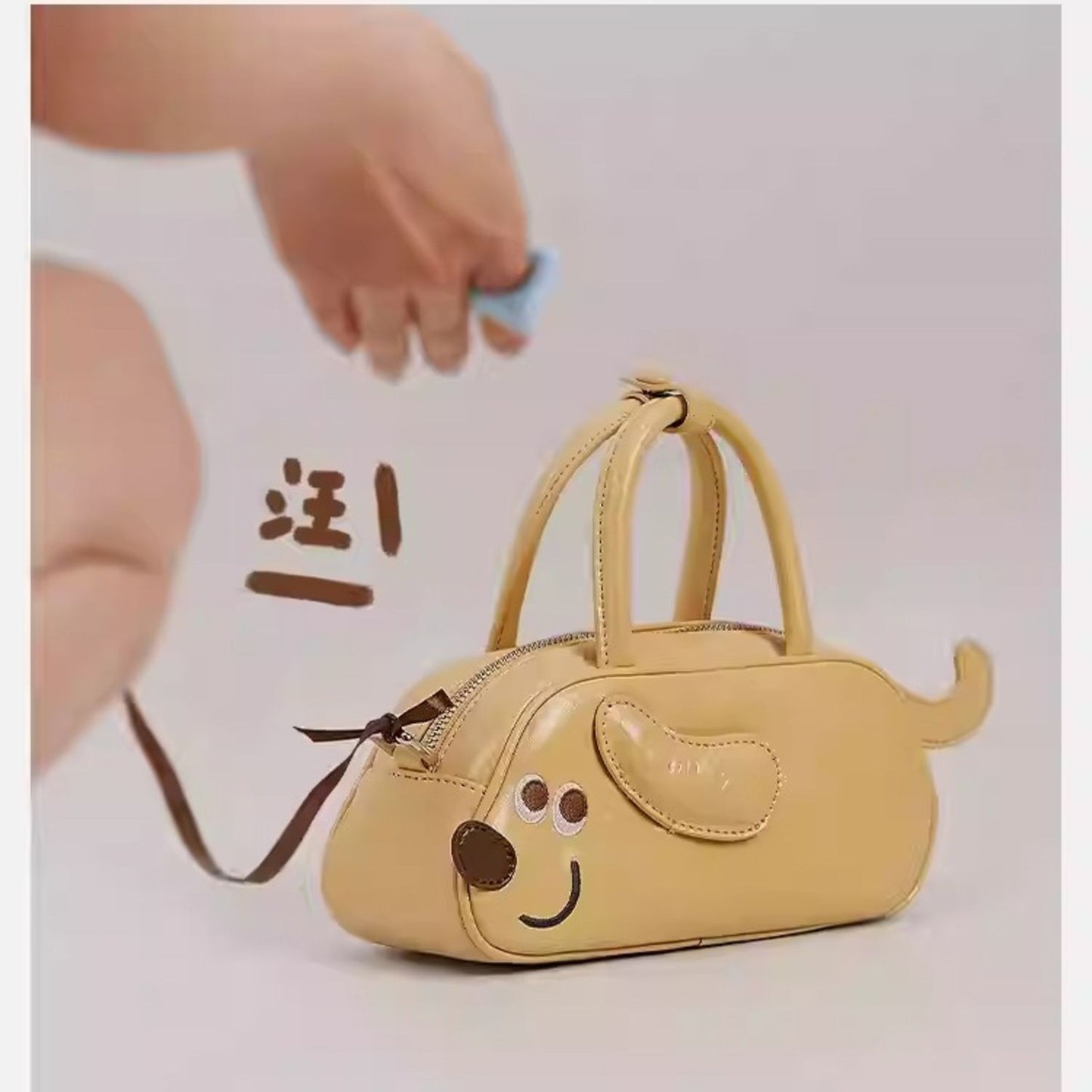 PupPurse-Novelty-Dachshund-Shaped-Bag