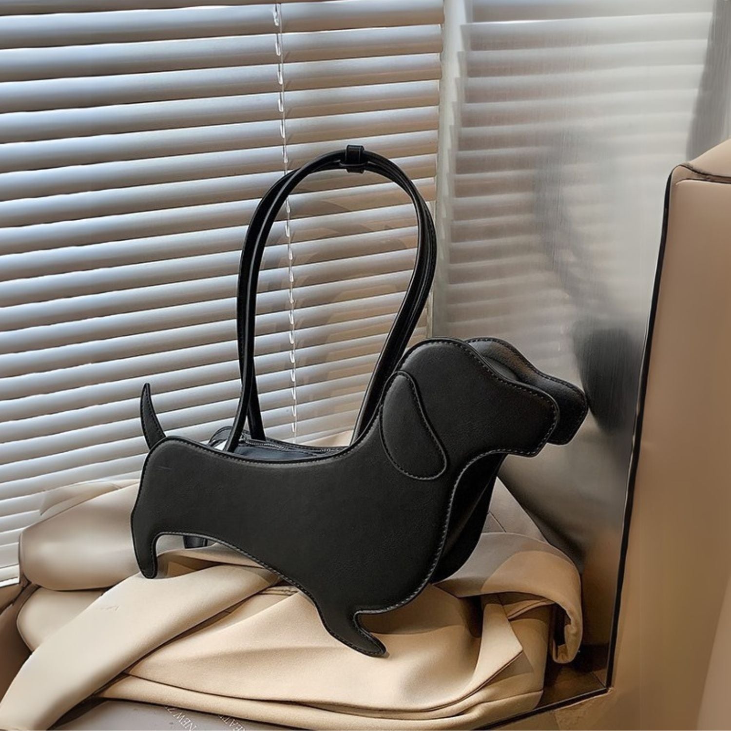 www.doxie.us-Dachshund-Shaped-Single-Shoulder-Handbag