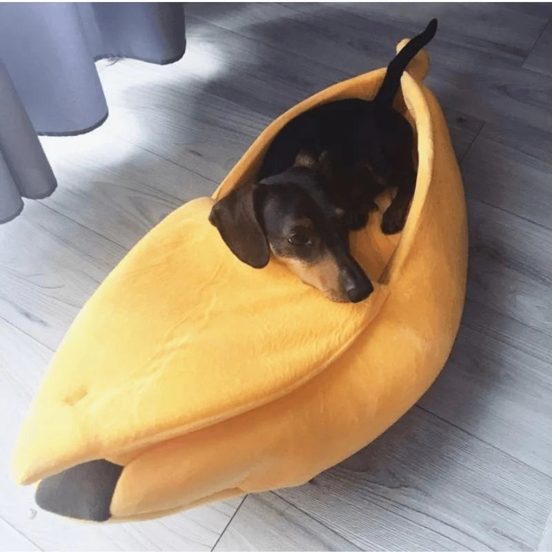 www.doxie.us-DoxieNest-Dachshund-Banana-Bed